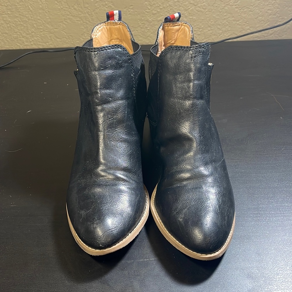 Tommy Hilfiger leather black booties womens size 8